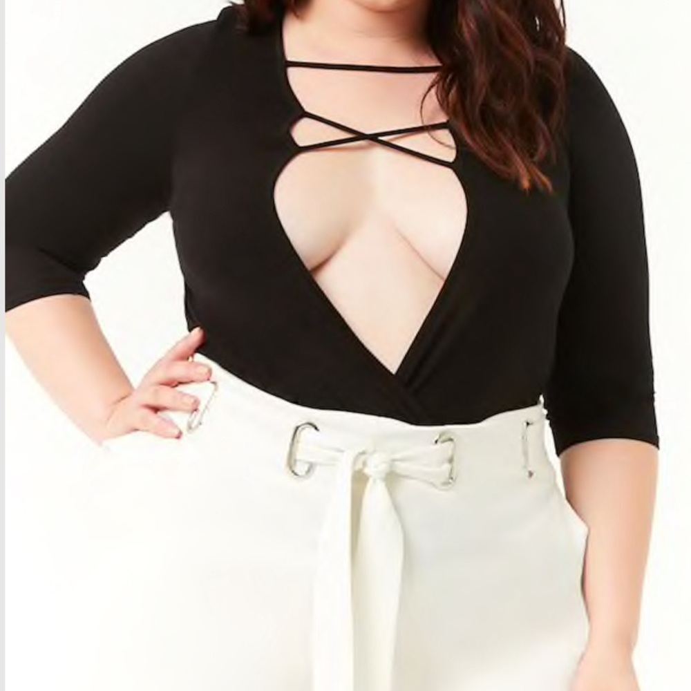 Plus size Plunging Crisscross surplice Top